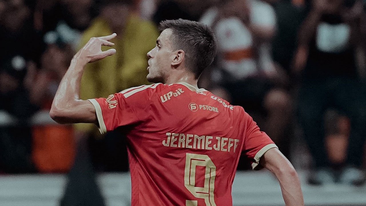 Selebrasi Alexander Jeremejeff Persija Jakarta
